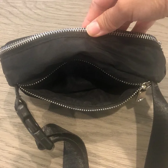 Everest Sleek Everyday Belt Bag - Picture 4 of 4